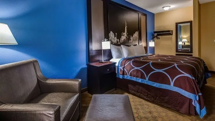 Standard Oda, 1 En Büyük (King) Boy Yatak, Engellilere Uygun, Buzdolabı ve Mikrodalga