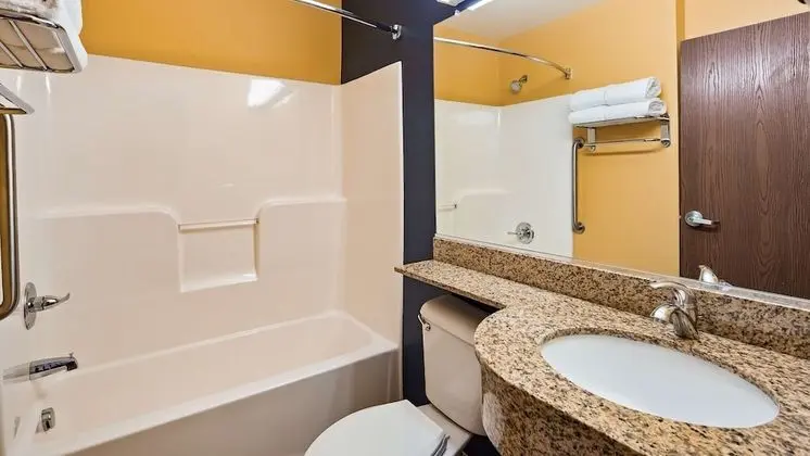 Standard Oda, 2 Büyük (Queen) Boy Yatak, Sigara İçilmez, Buzdolabı ve Mikrodalga