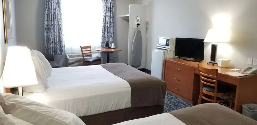 Standard Oda, 2 Büyük (Queen) Boy Yatak, Sigara İçilmez (Refrigerator & Microwave)
