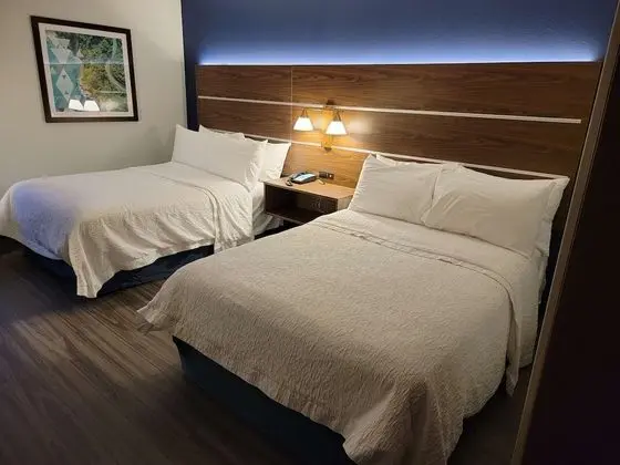 Standard Oda, 2 Çift Kişilik Yatak, Engellilere Uygun, Buzdolabı ve Mikrodalga