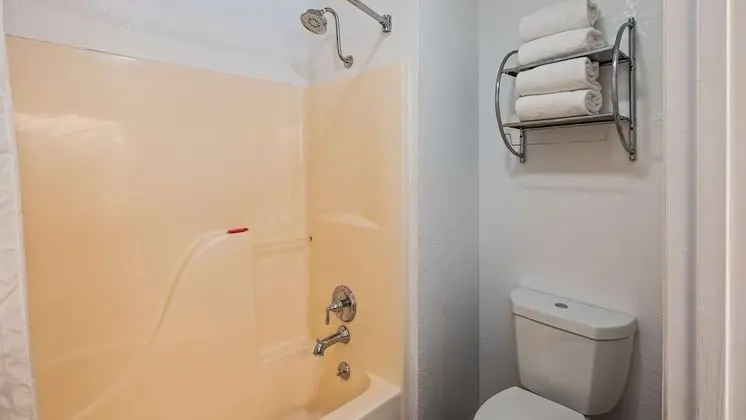 Standard Oda, Birden Çok Yatak, Sigara İçilmez, Buzdolabı ve Mikrodalga