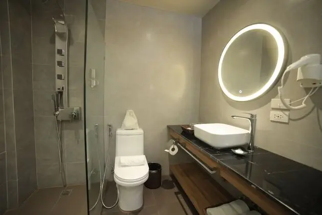 Superior Oda, 1 Büyük (Queen) Boy Yatak, Sigara İçilmez (Shower Only)