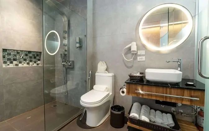 Superior Oda, 1 Büyük (Queen) Boy Yatak, Sigara İçilmez (Shower Only)