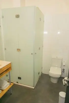 Üç Kişilik Oda