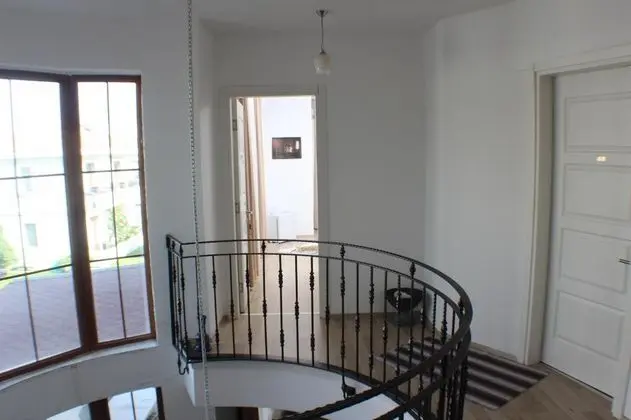 Villa, Havuz Manzaralı
