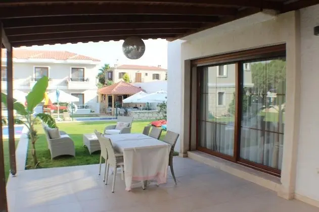 Villa, Havuz Manzaralı