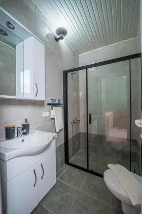 Standart Oda, Bahçe Manzaralı, Duşa Kabinli