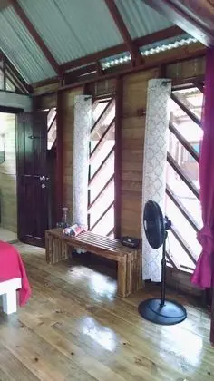 Romantic Kulübe, 1 Büyük (Queen) Boy Yatak, Sigara İçilmez