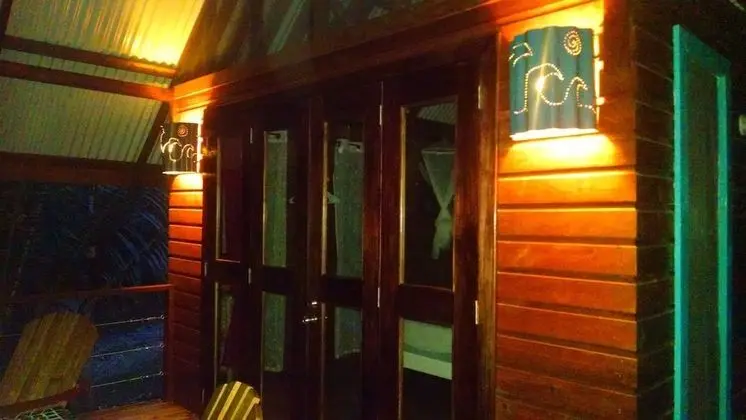 Romantic Kulübe, 1 Büyük (Queen) Boy Yatak, Sigara İçilmez