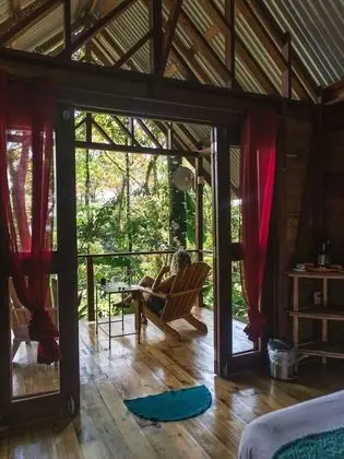 Romantic Kulübe, 1 Büyük (Queen) Boy Yatak, Sigara İçilmez