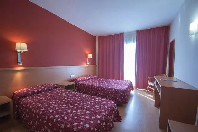 Tek Büyük Yataklı Oda, Balkon, Kısmi Deniz Manzarası