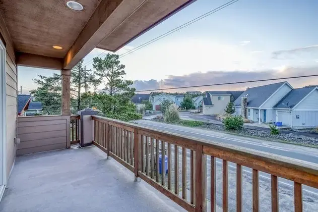 Ev, Birden Çok Yatak (The Surf Perch)