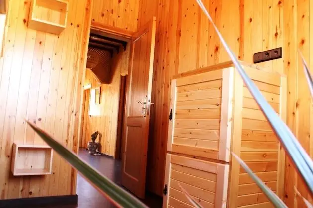 Gallery Ortak Ranzalı Oda, Birden Çok Yatak, Havuz Manzaralı (3 bunk beds)
