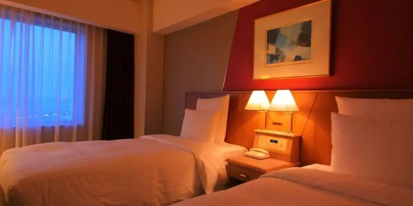 Üç Kişilik Oda, Sigara İçilmez