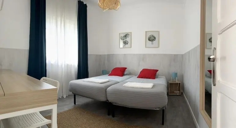 Basic İki Ayrı Yataklı Oda, Ortak Banyo