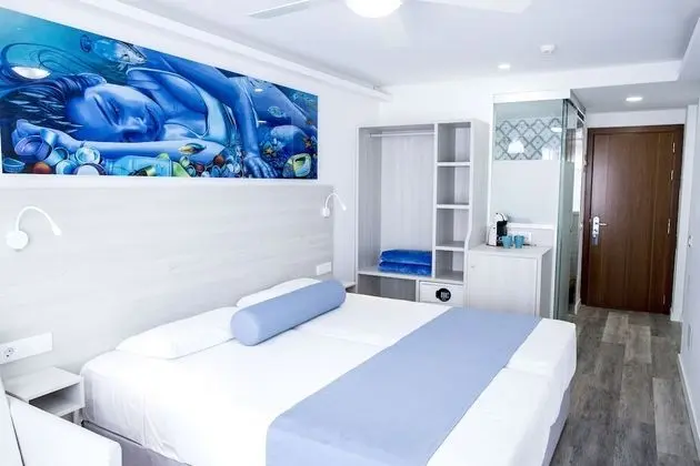 Nomad Dreams (no cleaning service available)