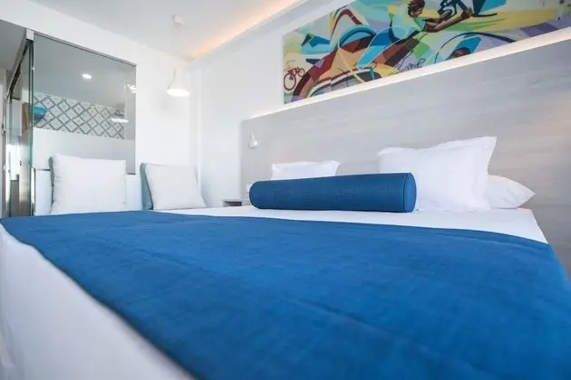 Surfing Dreams, Sea View