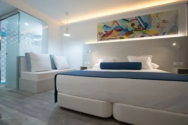 Surfing Dreams, Sea View