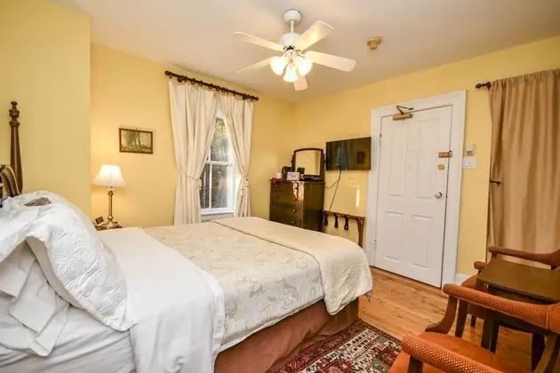 Standard Tek Büyük Yataklı Oda, Banyolu/Duşlu (Buttercup Room)