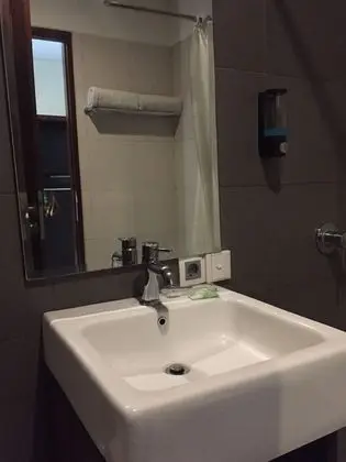 Deluxe Tek Büyük veya İki Ayrı Yataklı Oda, Havuz Kullanımı