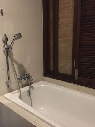 Deluxe Tek Büyük veya İki Ayrı Yataklı Oda, Havuz Kullanımı