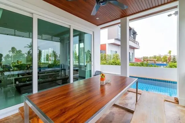 Deluxe Pool Villa with Sea View