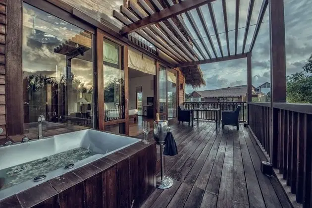 Bungalov, Sıcak Su Küveti, Lagün Manzaralı