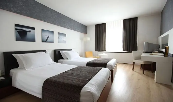 Deluxe Twin Oda (İptal Edilemez)