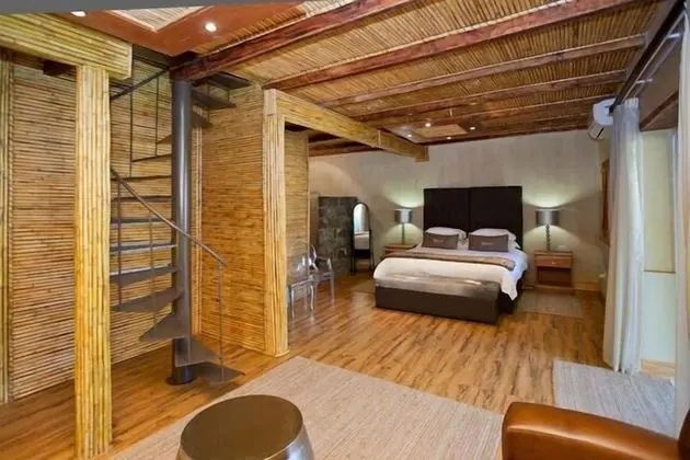 Family Oda, 2 Yatak Odası (staircase access)