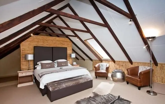 Family Oda, 2 Yatak Odası (staircase access)