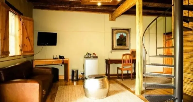 Family Oda, 2 Yatak Odası (staircase access)