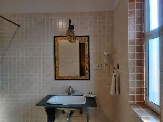 Deluxe Tek Büyük veya İki Ayrı Yataklı Oda, 1 Yatak Odası, Balkon, Avlu