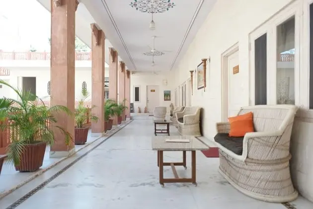 Deluxe Tek Büyük veya İki Ayrı Yataklı Oda, 1 Yatak Odası, Balkon, Avlu