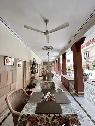 Deluxe Tek Büyük veya İki Ayrı Yataklı Oda, 1 Yatak Odası, Balkon, Avlu