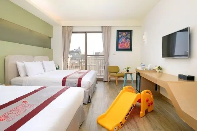 Standard Dört Kişilik Oda, Balkon