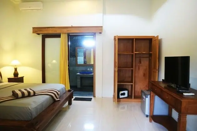 Deluxe Tek Büyük Yataklı Oda, 1 Yatak Odası, Havuz Manzaralı