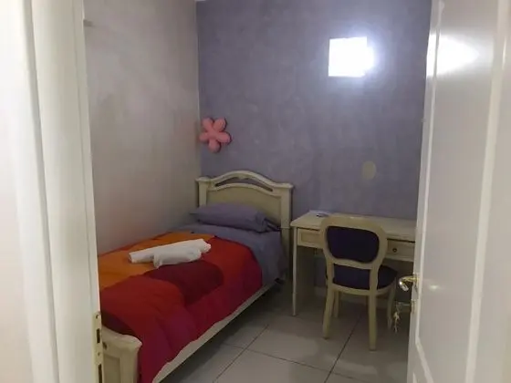 Tek Kişilik Oda, Ortak Banyo