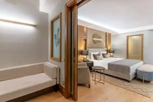 Deluxe Süperior Havuz Manzaralı