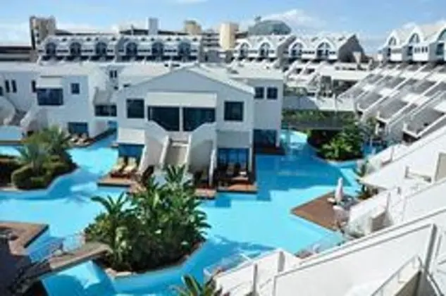 Love Lake Suite