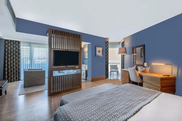 Senıor Suite Kara Manzaralı