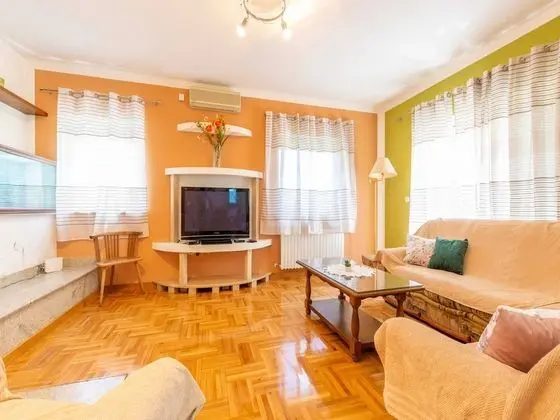 Villa (Six Bedroom Villa with private pool)