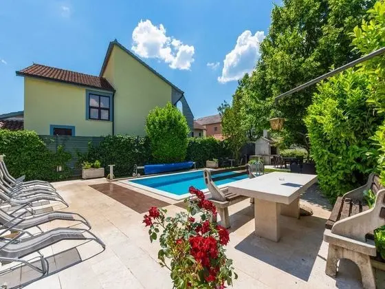 Villa (Six Bedroom Villa with private pool)