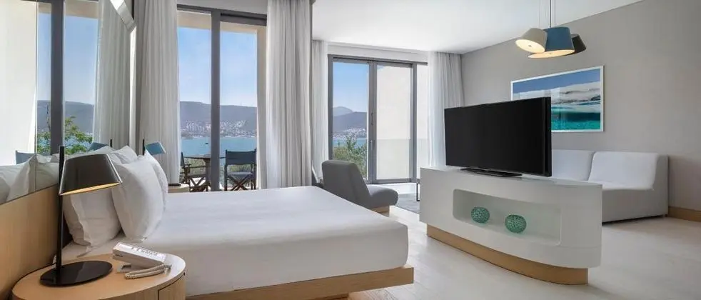 Junior Suite, Deniz ve Bahçe Manzaralı, 2. Kat Balkonlu