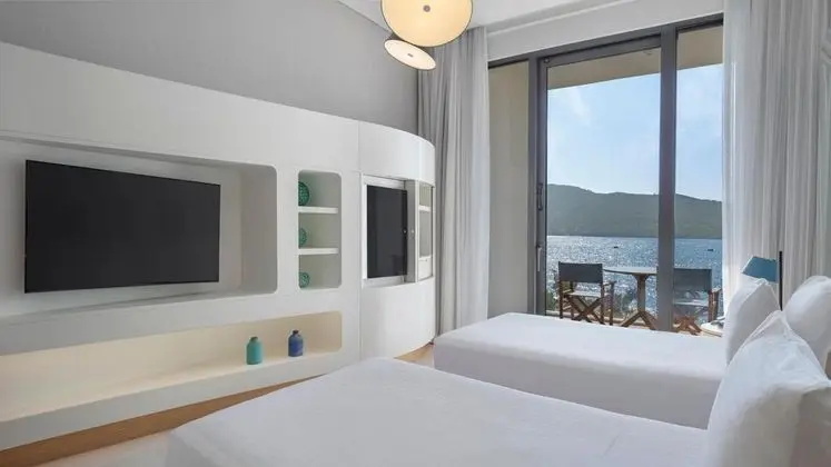 Premium Room, Deniz ve Bahçe Manzaralı, 2. Kat Balkonlu