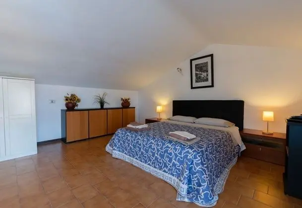 Standard Apart Daire, Birden Çok Yatak, 2 Banyolu, Bahçeli (Susy with lake view and pool)