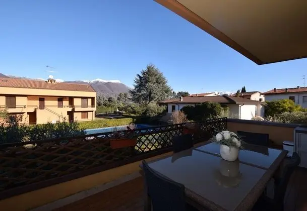 Standard Apart Daire, Birden Çok Yatak, 2 Banyolu, Bahçeli (Susy with lake view and pool)