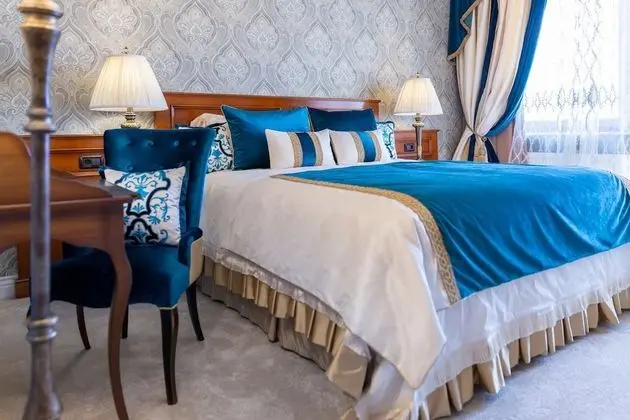 Deluxe Chic Parliament View Room
