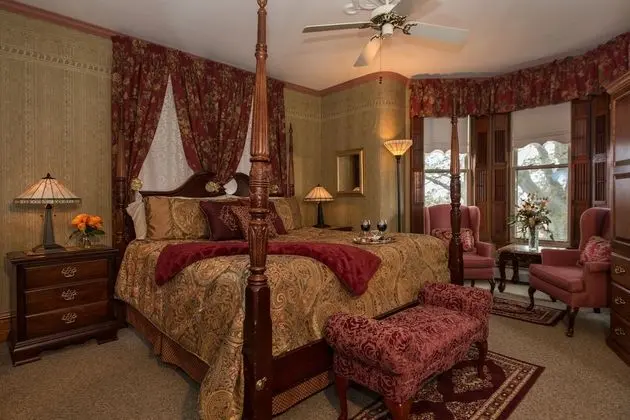 Honeymoon Tek Büyük Yataklı Oda, 1 En Büyük (King) Boy Yatak ve Çekyat, Şömine, Bahçe Manzaralı