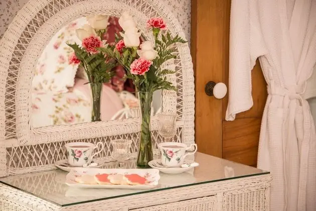 Romantic Tek Büyük Yataklı Oda, 1 Büyük (Queen) Boy Yatak, Özel Banyo, Bahçe Manzaralı