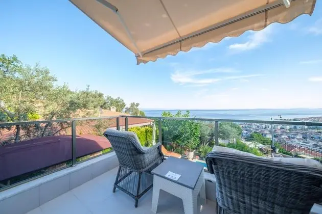 Standart Oda Balkonlu, Deniz ve Havuz Manzaralı, Balkonlu